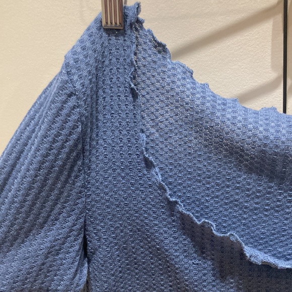 Off the Shoulder Shein Cropped Long Sleeve - Picture 3 of 4